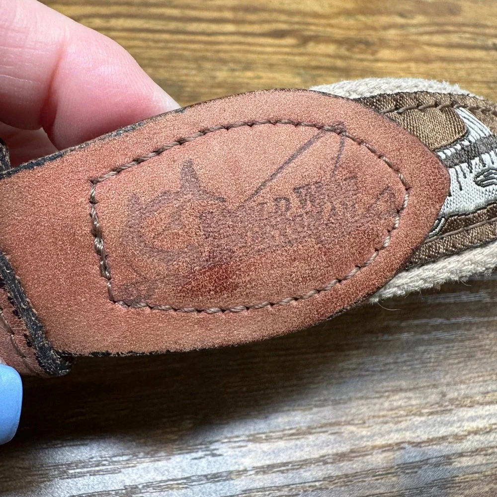 World Wide Sportsman Marlin Fish Embroidered Canvas Leather Belt 36 Brass USA